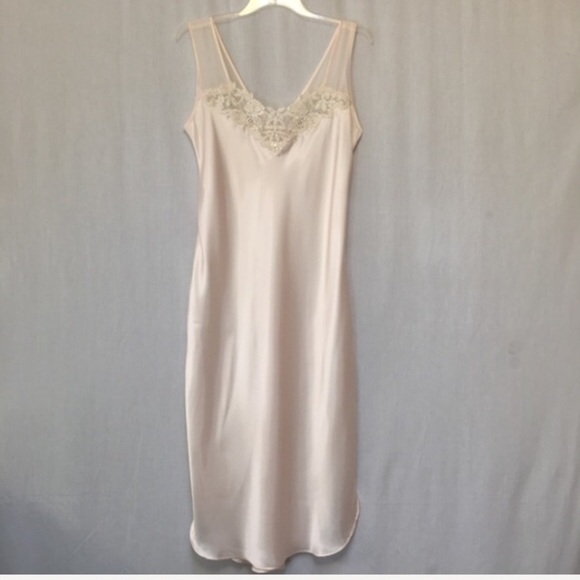 Vintage Intimo Amore Pink Lace Trim Satin Nightgown Size Medium - Picture 3 of 9